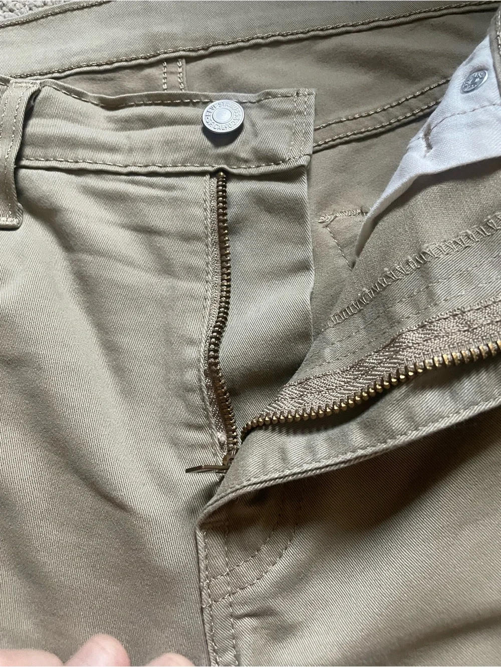 Levi's Slim Chinos in Light Tan